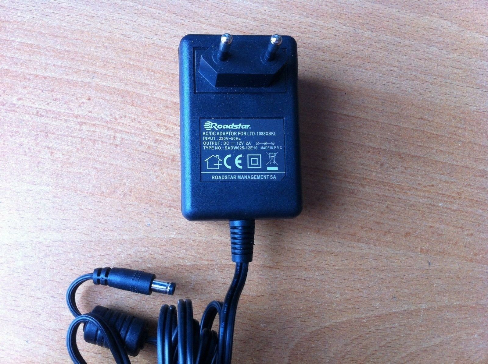 ORIGINAL ROADSTAR LTD-1088XSKL POWER SUPPLY 12V 2A AC ADAPTER EU PLUG